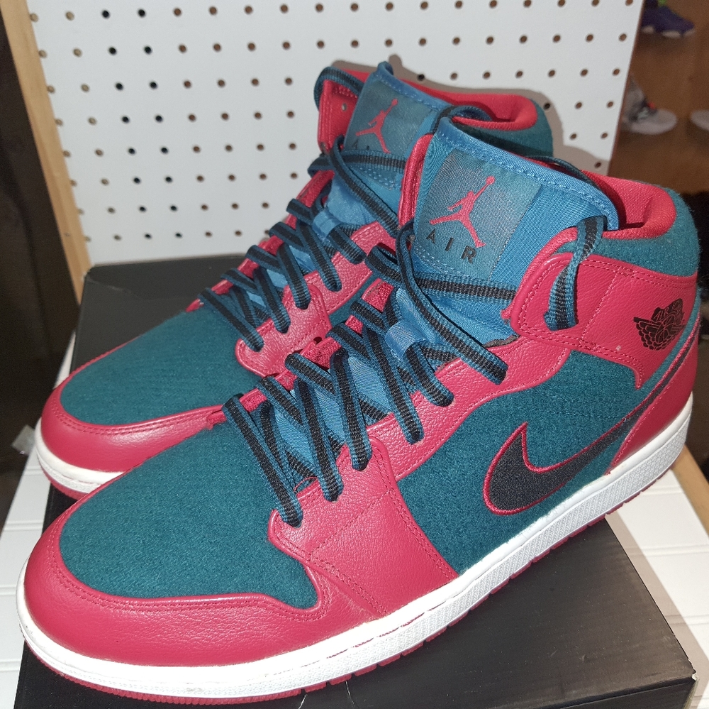 Air Jordan Retro 1 Mid